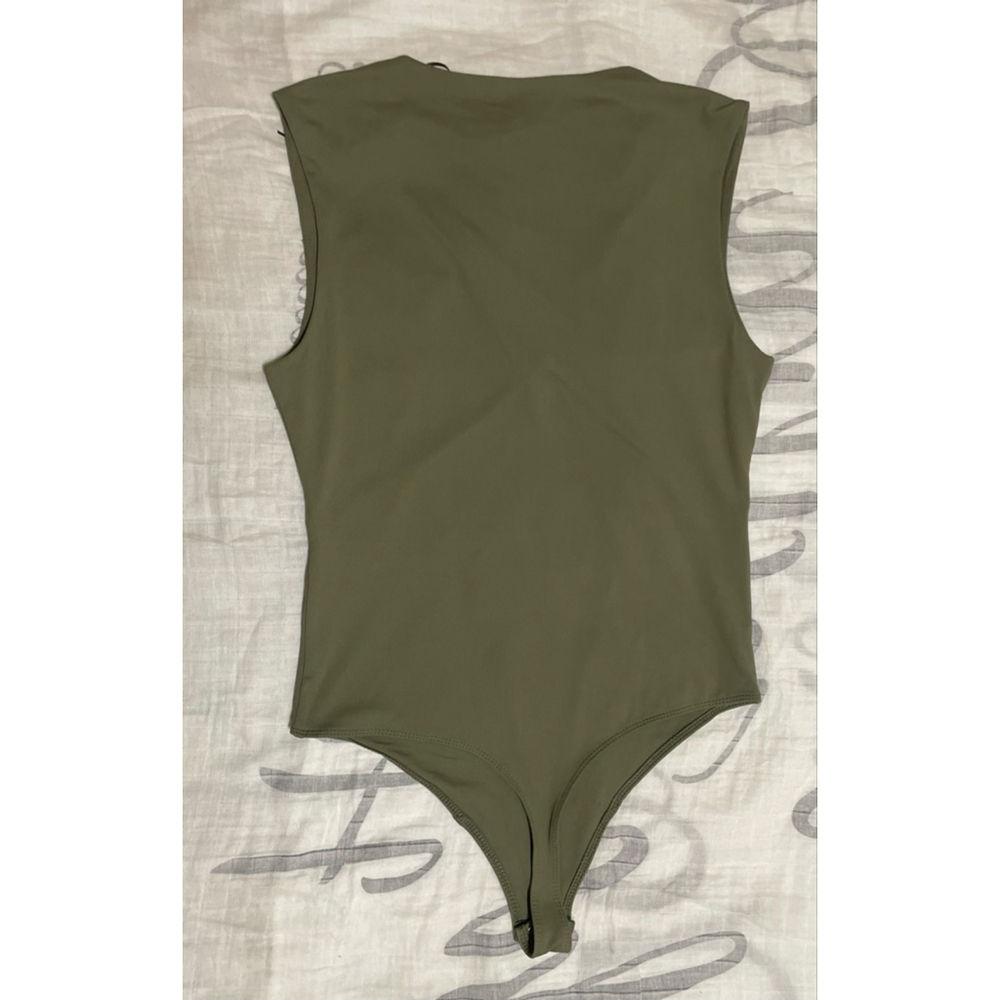 Women's House of Harlow 960 Olive Green Sleeveless Bodysuit size L - Picture 3 of 5